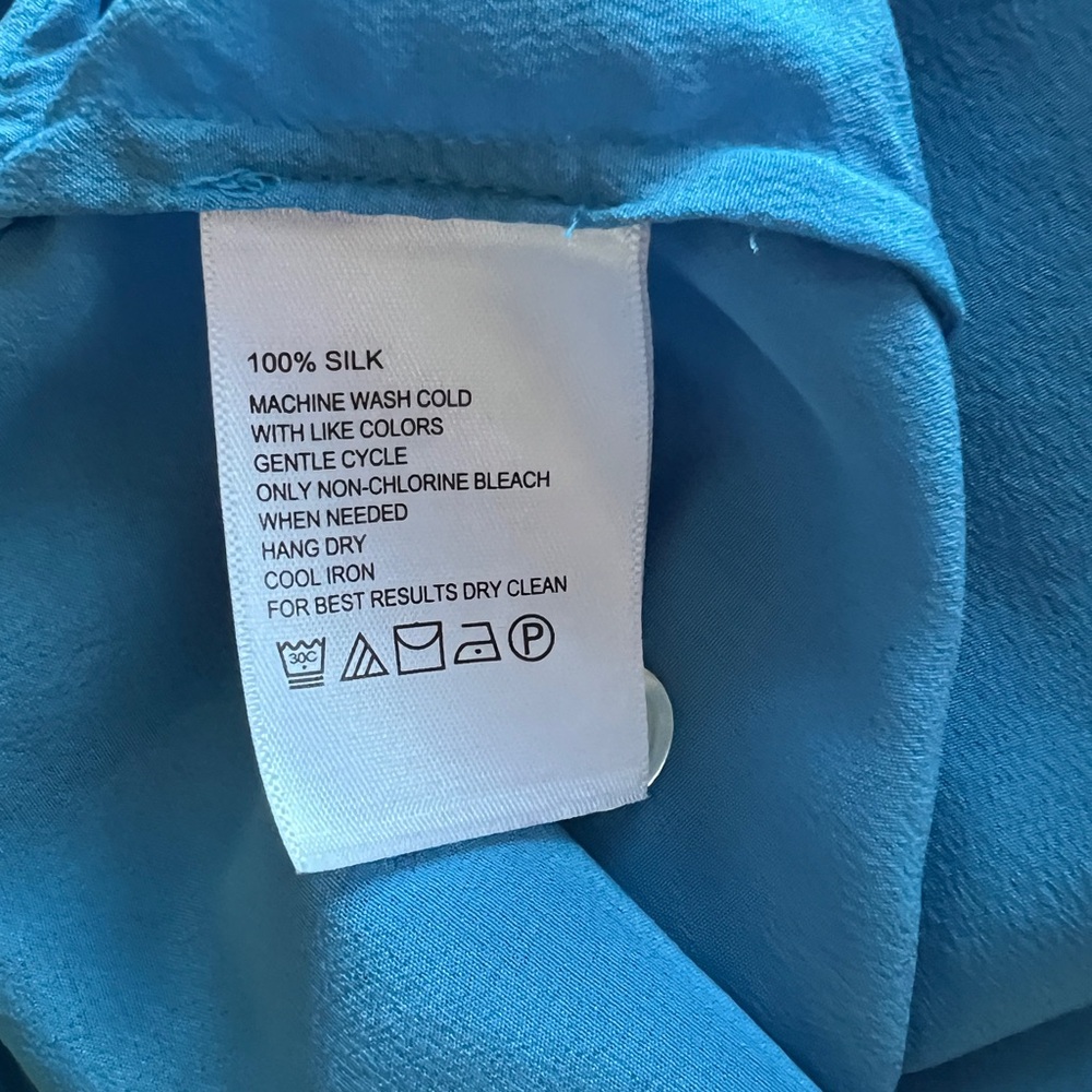 Tommy Bahama Women's Talulla 100% Silk Short-Sleeve Camp Shirt in Bright Blue XL - Picture 4 of 5